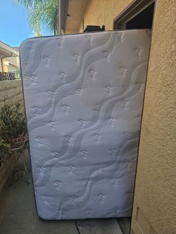 Full size matress