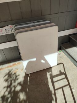 6 White Table 6 Ft Wide