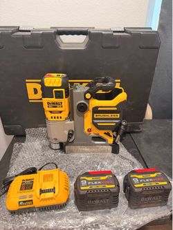 New Dewalt 20V Max XR Brushless 2in Magnetic Drill Press Kit