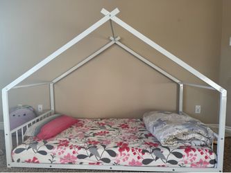 Teens white floor bed with mattress