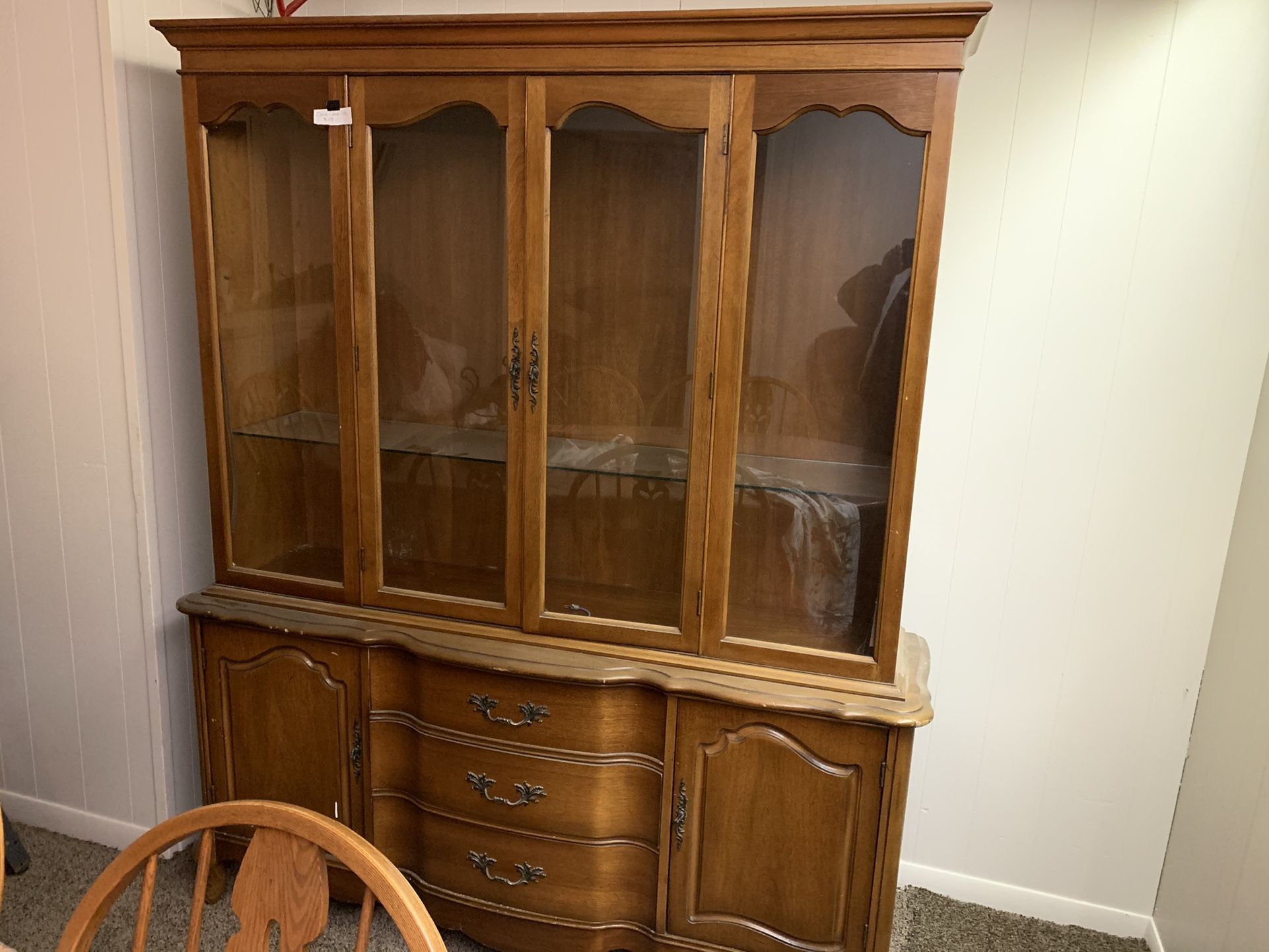 V.nice Solid Wood In Excellent Condition