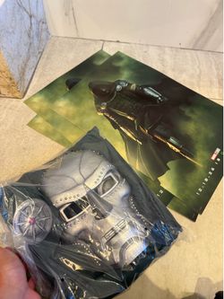 Doomsday mask & poster comic con exclusive