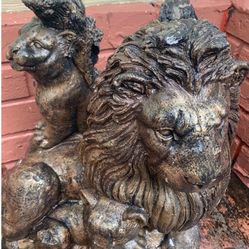 Lion With Cub Outdoor Sculpture  (Heavy)