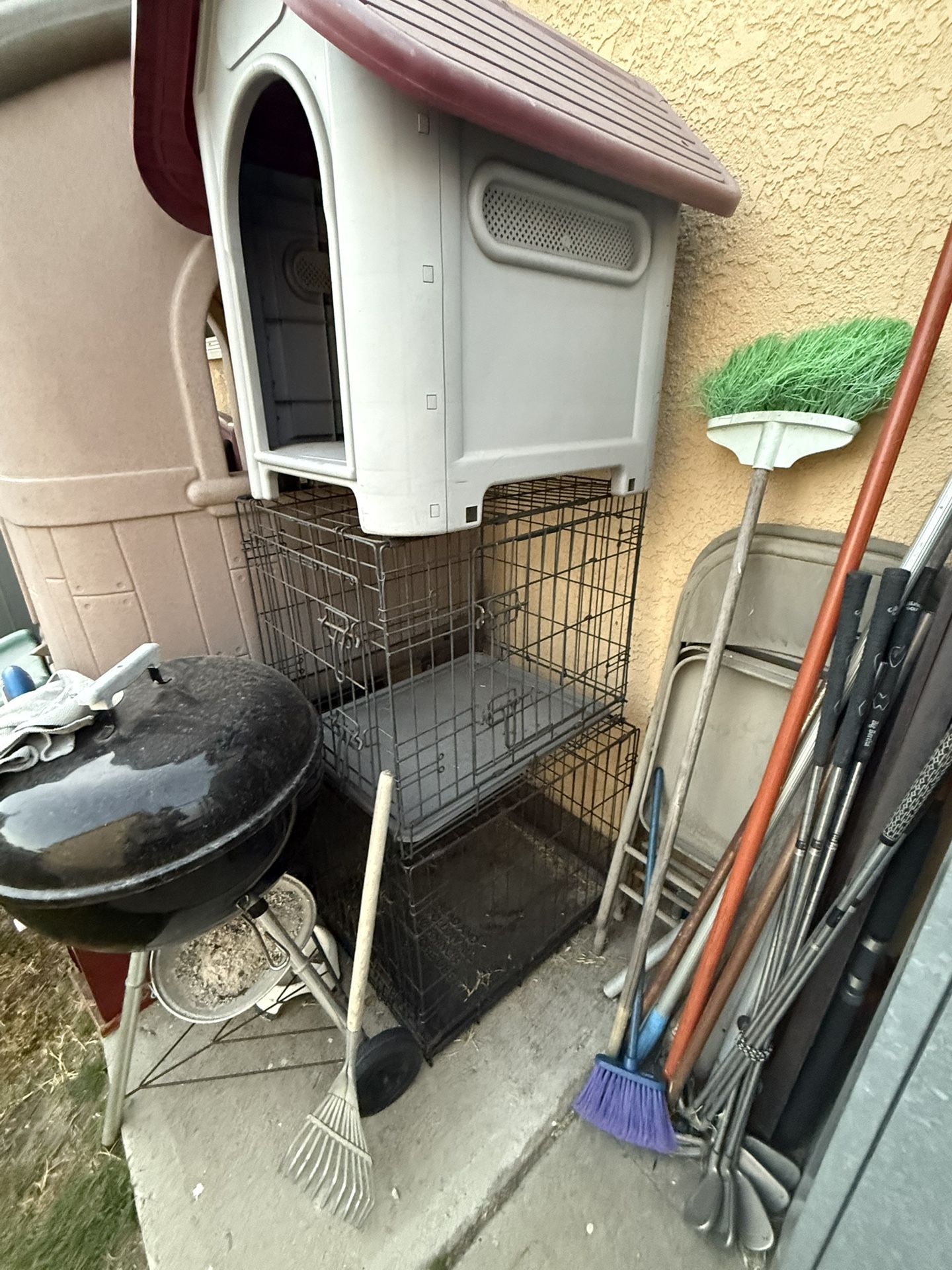 3 Dog House/Kennel For Sale  