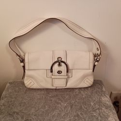 EUC Classic, White Leather Buckle Design Coach Shoulder Satchel Purse & Dust Bag