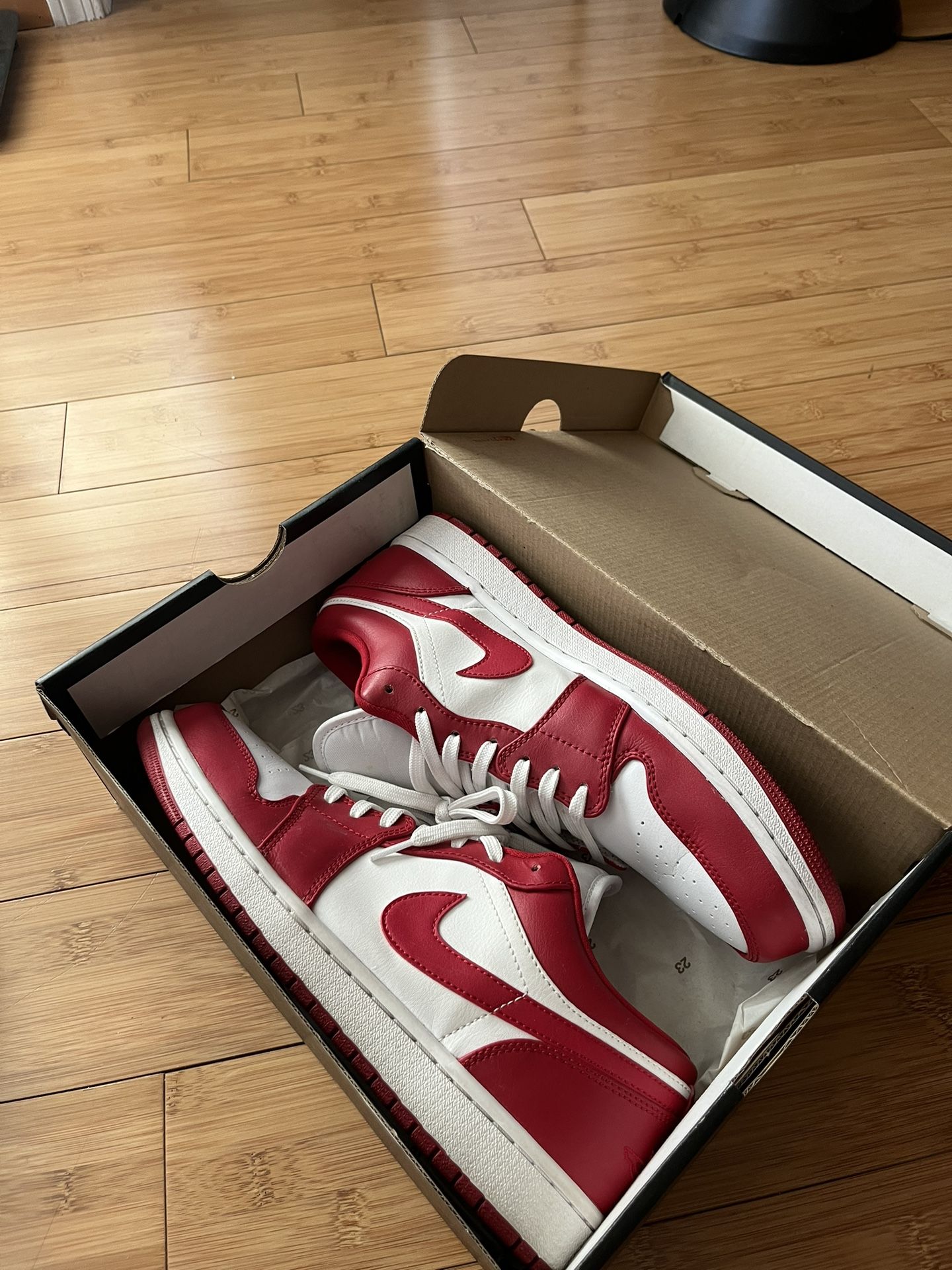 Jordan 1 Lows Gym Red White