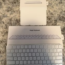 🍏 Apple Magic Keyboard & Magic Trackpad (Excellent Condition)