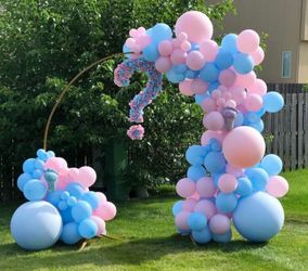 Metal gold arch + Balloons garland