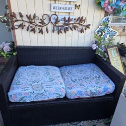 Vintage Crosley Wicker Couch   With Cusion