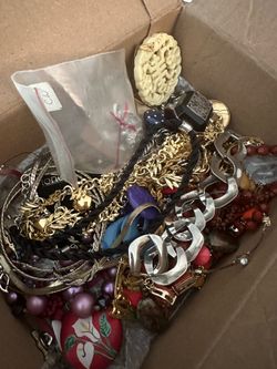Bag lot of a bunch of custom jewelry