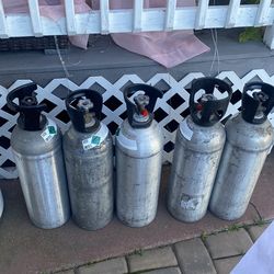 Co2   25 gallon tanks