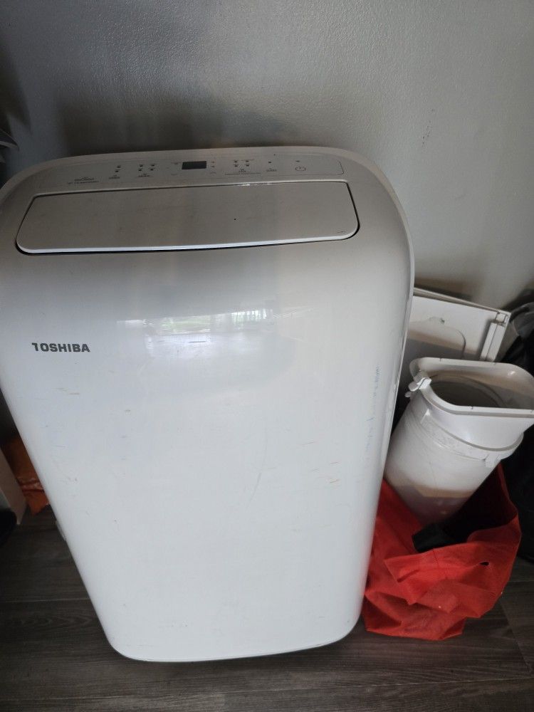 Toshiba Portable Air Conditioner and Dehumidifier
