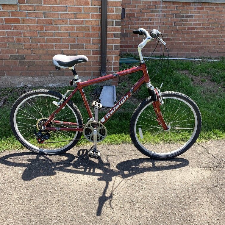 Raleigh SC30 Bike Red