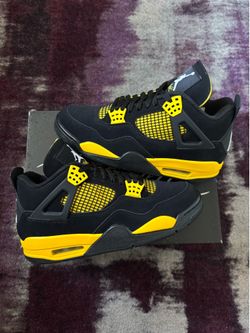 Size 9.5 - Jordan 4 Retro Thunder