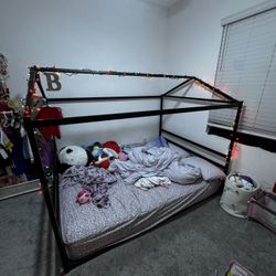 Queen House Floor Bed Frame - Montessori Style🏡