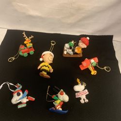 Vintage Rare Charlie Brown and Snoopy Set Of 7