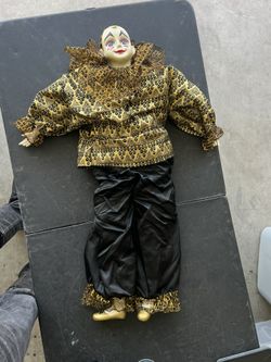 BRINN'S Limited Edition Clown Porcelin Musical Doll No 623