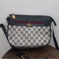 Authentic Vintage Gucci GG Monogram Supreme Sherry Web Ophidia Crossbody Bag