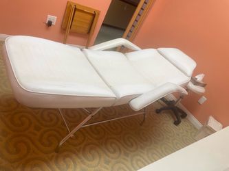 Used beauty bed