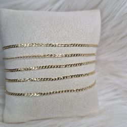 Dainty bracelets now available, hypoallergenic, non Tarnish Excellent Quality Jewelry 14k Gold Laminated  25$ Each