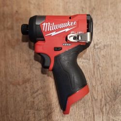 New Milwaukee M12 FUEL 12V Brushless 1/4 in. Impact Driver (3453-20)