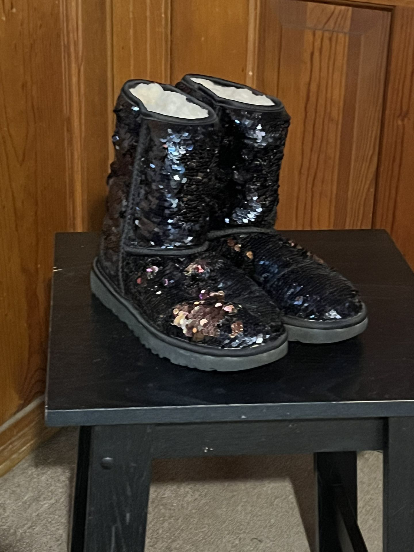 UGG Classic Short Comsos Sequin Women Boots Black/Gunmetal US 4