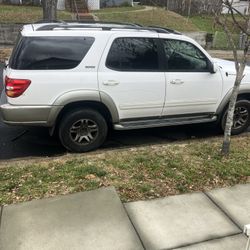 2004 Toyota Sequoia