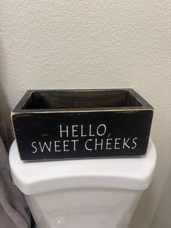 Bathroom Toilet Paper 🧻