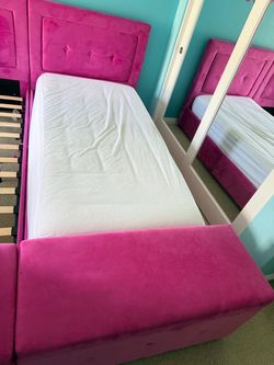 2 twin size beds