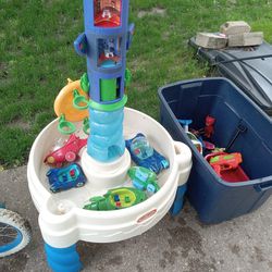 Kids Water Table With Toys 