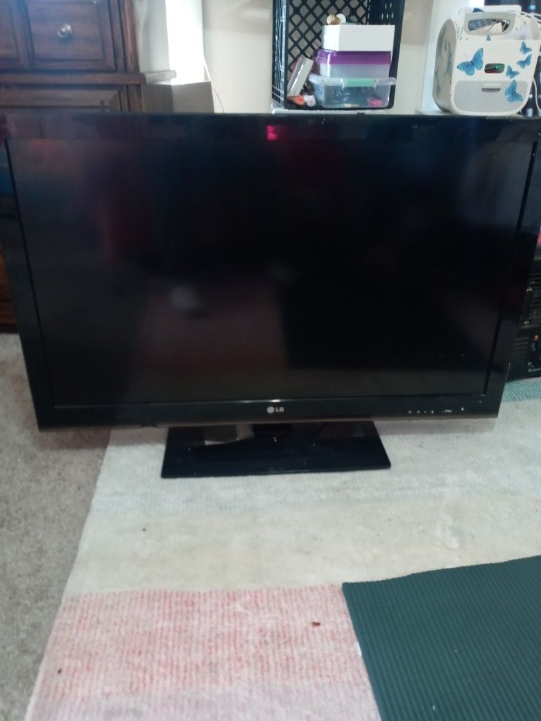 42 Inch LG TV