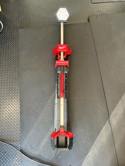 Milwaukee M18 Rocket Light