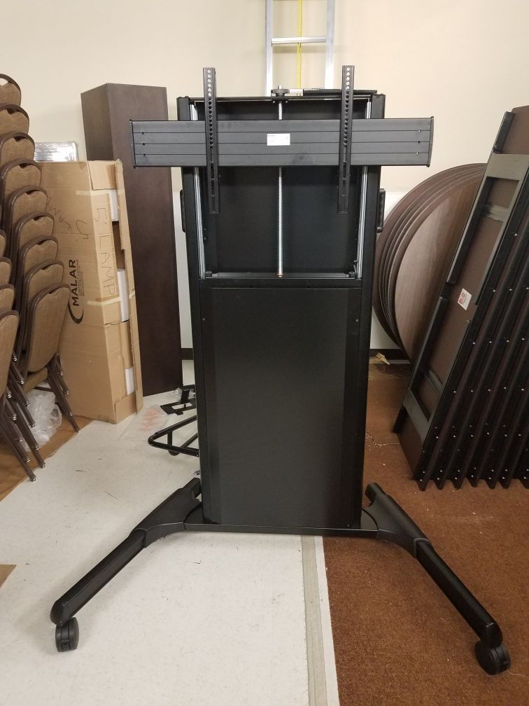 Chief X-large Fusion adjustable A/V cart