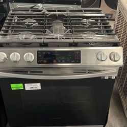 SAMSUNG NX60TSS 30-in 6-cu ft Stove Range GT