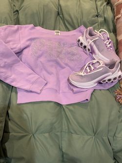 New nike $60/$10 pink sweater