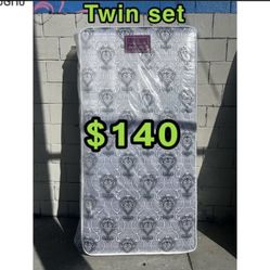 TWIN MATTRESS WITH BOX SPRING 