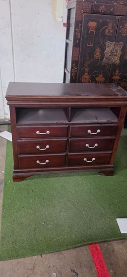 Dresser . 40$ each