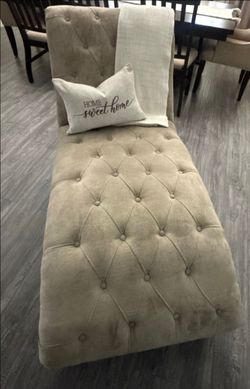 Chaise lounge Chair beige color