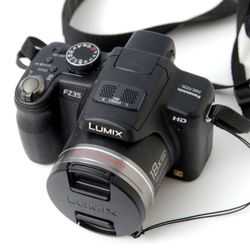 Panasonic Lumix DMC‑FZ35 – Leica 18× Superzoom – Great Condition