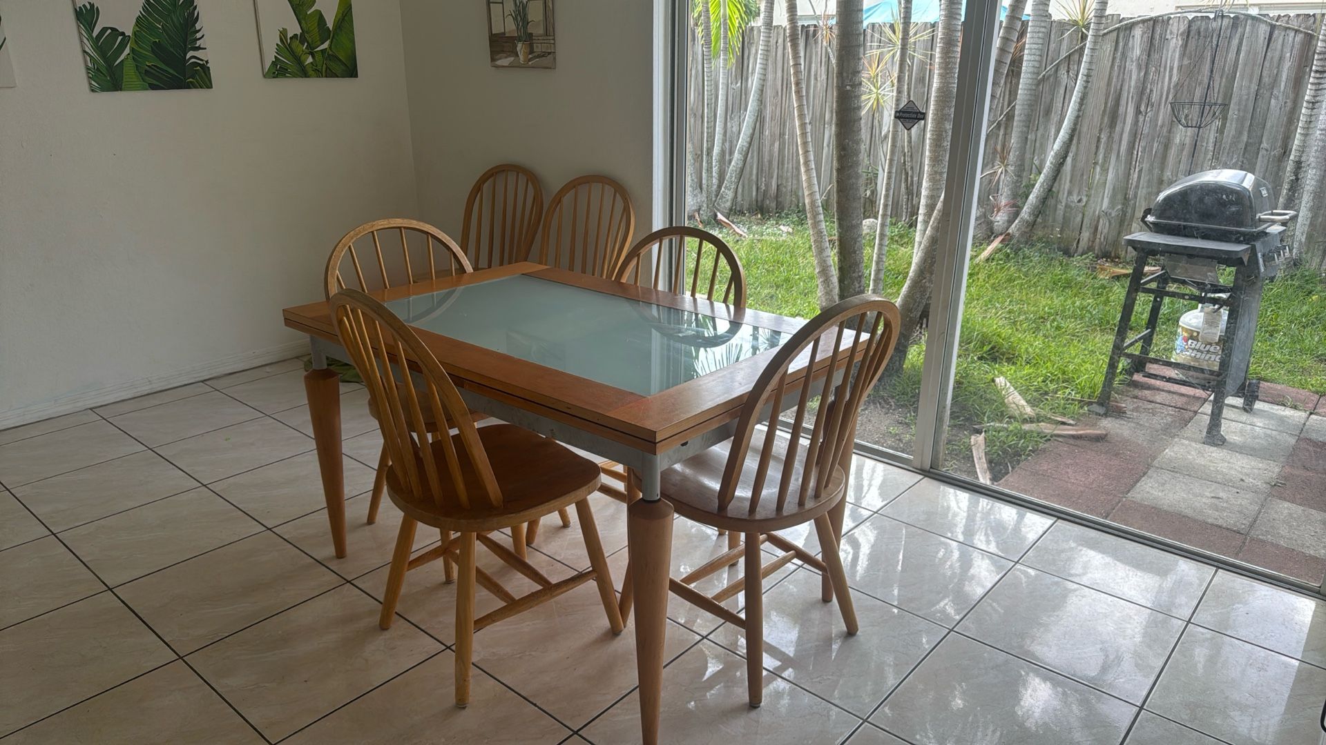 DINING TABLE EXPANDABLE WITH 6 Chairs