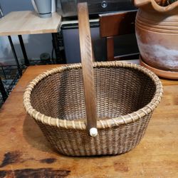Wicker basket by Stonewall Kitchen-Easter is right around the corner 🐇