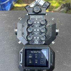 Zoom H8 Handy Recorder 12 Track 8 Input for Field Recording Music and Podcasting