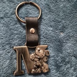 DISNEY MICKEY MOUSE LETTER M KEYCHAIN BRASS/LEATHER