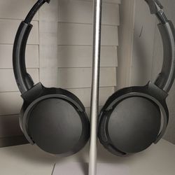 Headphones 