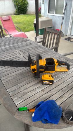 Chainsaw cordless dewalt