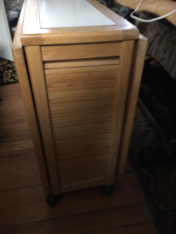 Hideaway table: maple/4 cane folding chairs/
