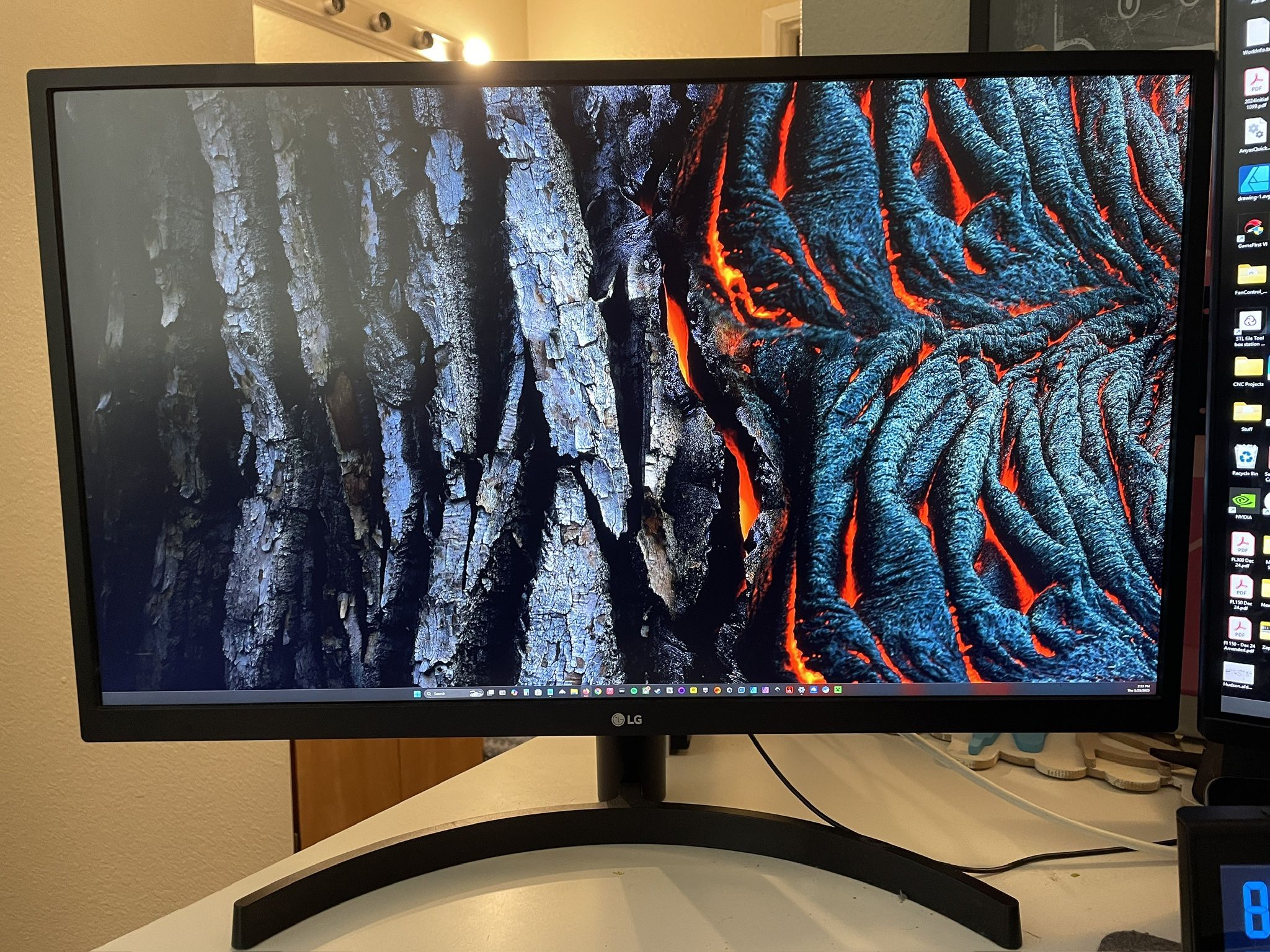 27” LG UltraFine 4k Display