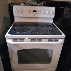 GE White Glass Top Range (Stove/Oven)- Can Deliver 