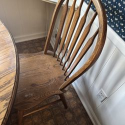 Round Kitchen Table With Chairs 