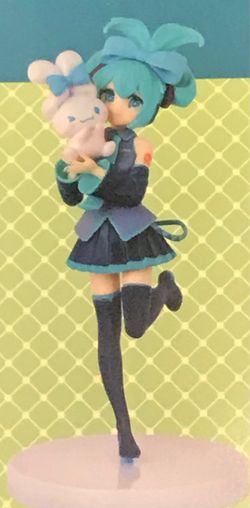 Hatsune Miku x Cinnamoroll Figure